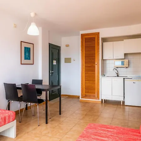 Holiday home Apto Con Terraza 103